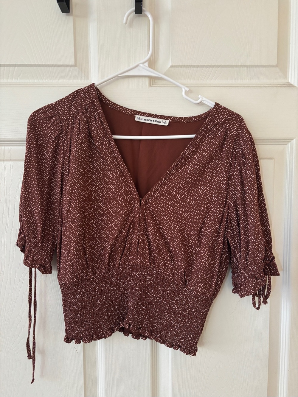 Abercrombie & Fitch Rust Brown V-Neck Smocked Dot Crop Top